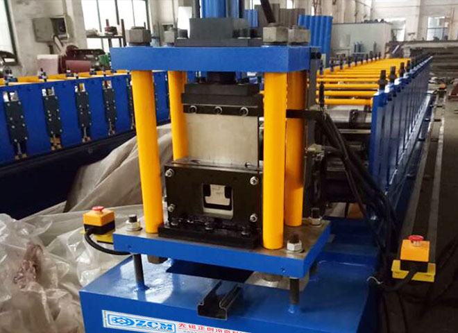 卷簾門壓型機(jī)組設(shè)備